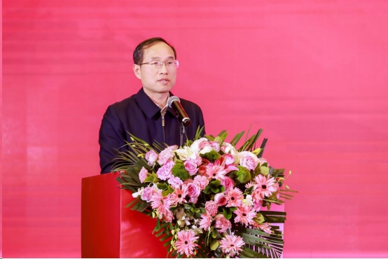 a_915104577525641216