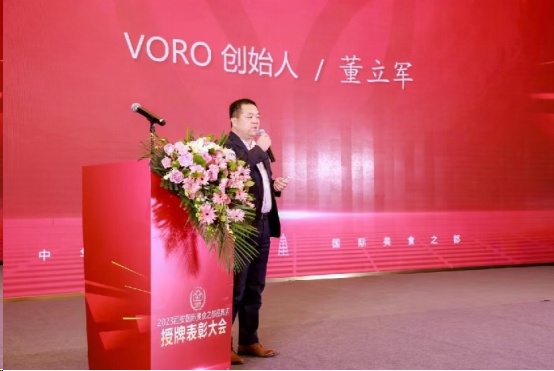 a_915104872364240896