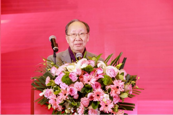 a_915104934125367296